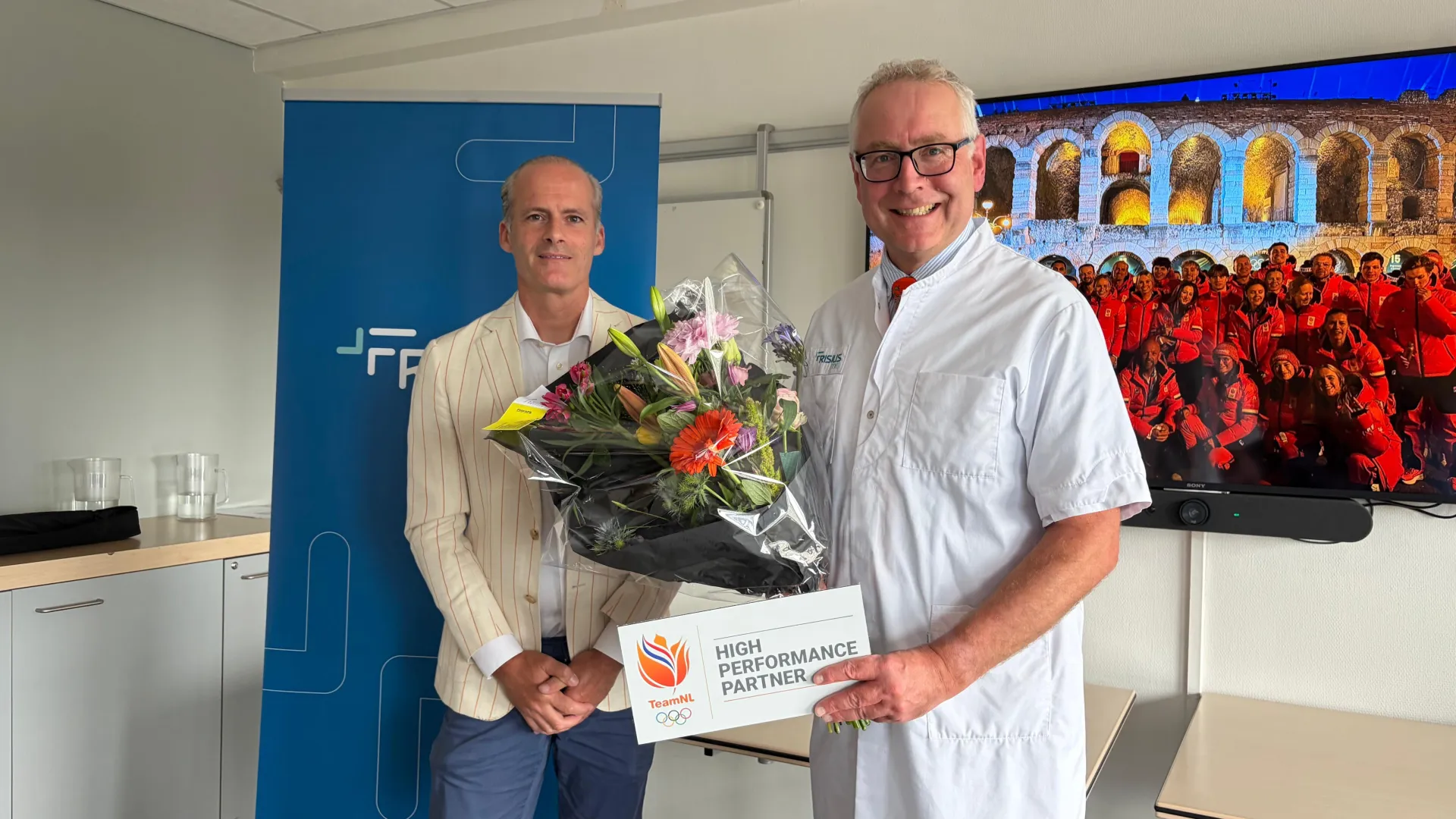 Pieter Lubbert wordt High Performance Partner van TeamNL in het bijzijn van Maarten Moens sportarts TeamNL.