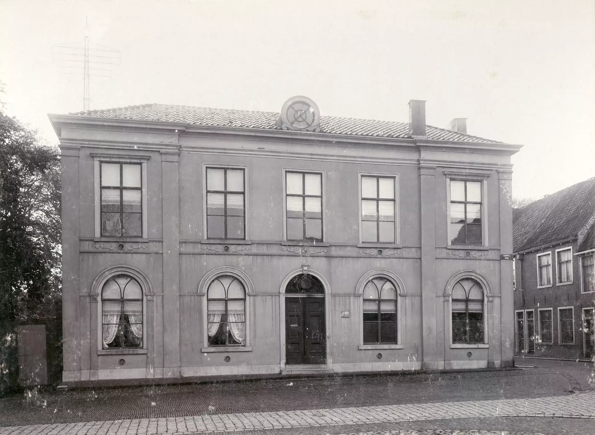 Het stadsziekenhuis aan het Blokhuisplein Leeuwarden rondom 1900.