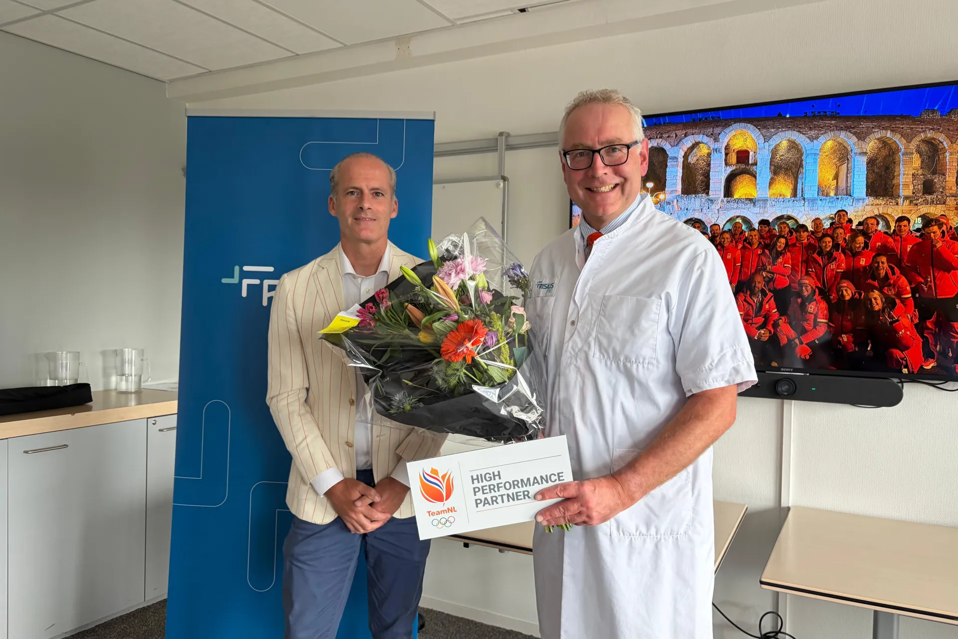 Pieter Lubbert wordt High Performance Partner van TeamNL in het bijzijn van Maarten Moens sportarts TeamNL.